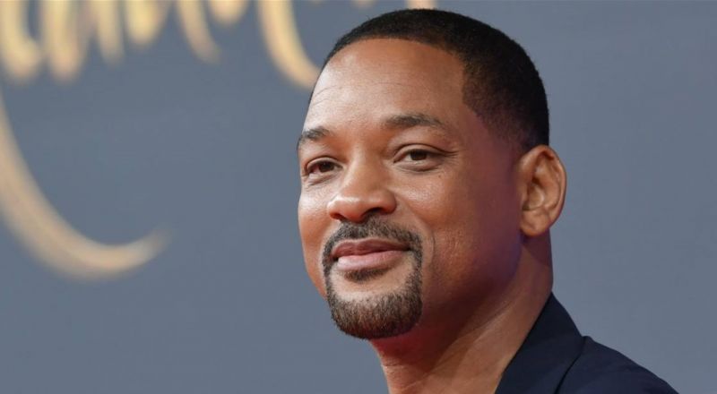 بعد منعه من حضور أوسكار 2023.. ويل سميث يحتسي القهوة في السعودية