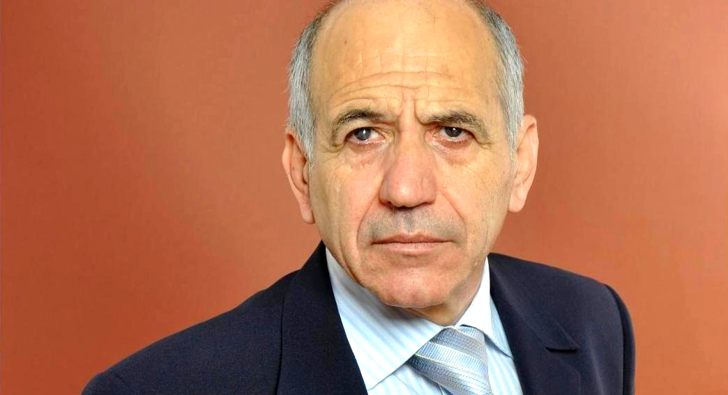 الشاعر الأديب: وهيب نديم وهبة  خيال الورد