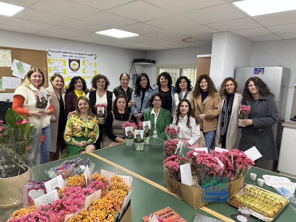 بنك مركنتيل معليا يُهنيء الأمهات المربيات في مدرسة معليا الابتدائية في عيد الأم