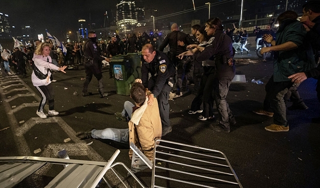 نتنياهو سيلقي خطابا للأمة: الشرطة تفرق المتظاهرين بالقوة