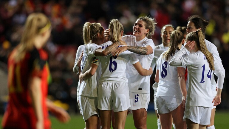 تغيير لون سروال منتخب إنجلترا للسيدات.. بسبب اللون الأبيض غير المريح