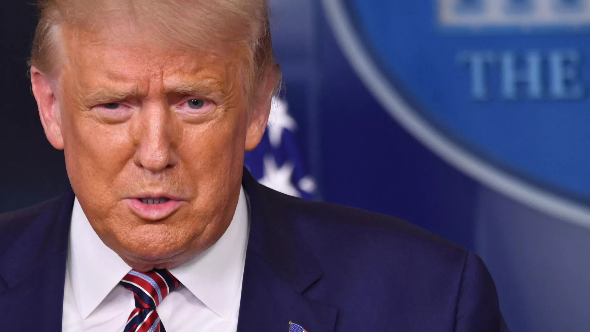 لأول مرة في تاريخ الولايات المتحدة. الرئيس السابق ترامب رهن الاعتقال