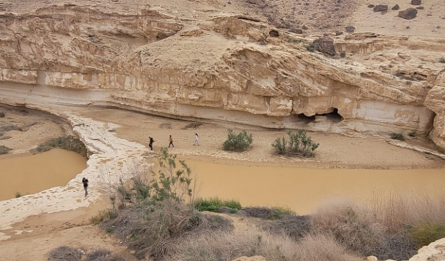 فيضانات وسيول في الجنوب وسد طرق في وجه المسافرين