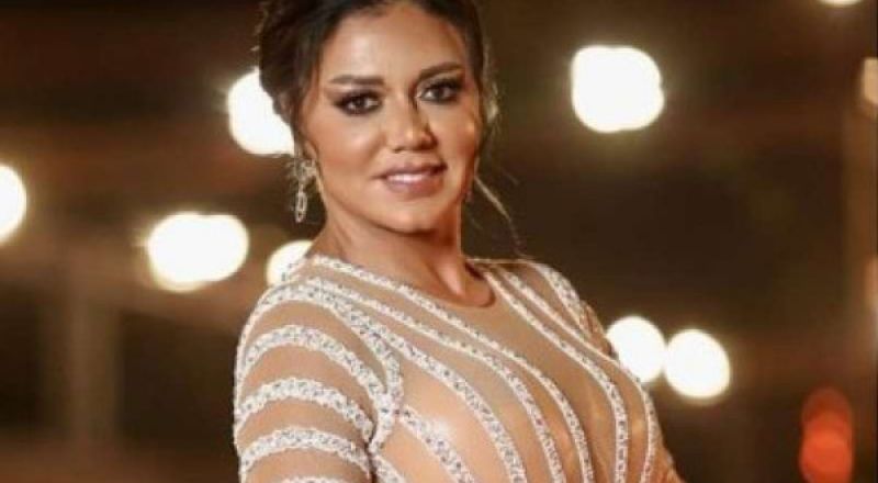 رانيا يوسف تتحدث عن علاقتها ببناتها وتفجّر مفاجأة