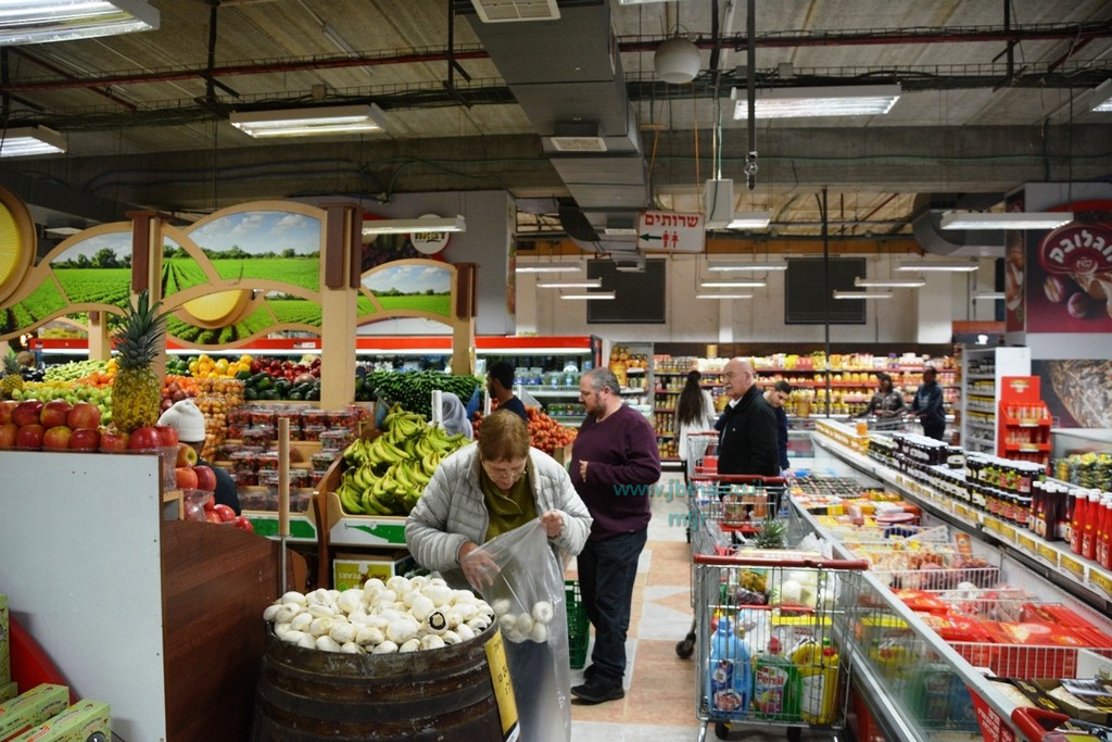 تقرير وجه المجتمع لمكتب الإحصاء: العرب أكثر فقرًا