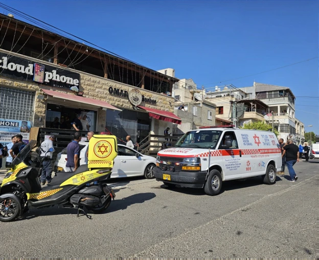 شفاعمرو: إصابة خمسة أشخاص أحدهم بحالة خطيرة جرّاء إطلاق نار باتجاه محل في المدينة