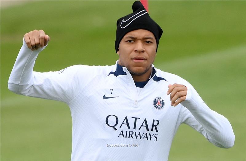 عائلة مبابي توافق على عرض الهلال