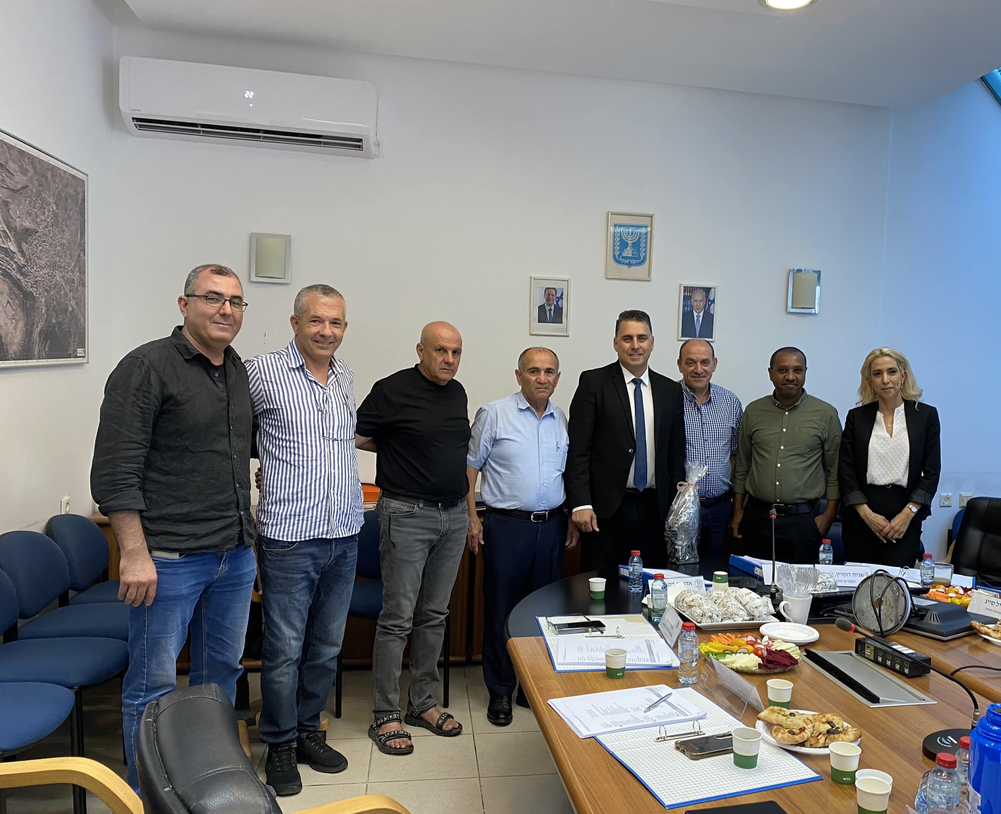 لجنة التنظيم والبناء المحلية معلي نفتالي تكرّم المحامي د. قيس ناصر على عمله في اللجنة