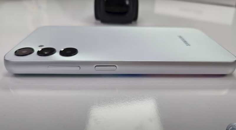 هاتف آخر من سامسونغ يأتي بمواصفات ممتازة وسعر منافس