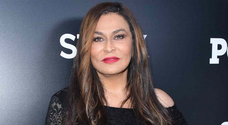 والدة نجمة عالمية تكشف سرًا محرجًا عن ابنتها!