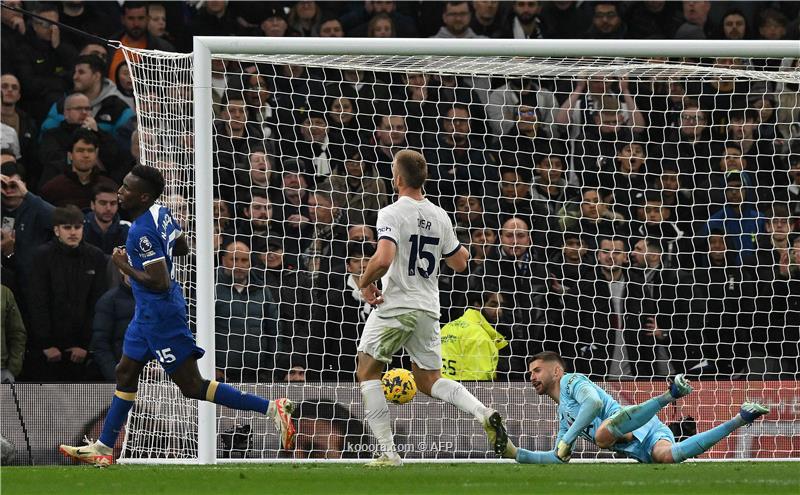  تشيلسي يسقط توتنهام في مباراة مجنونة