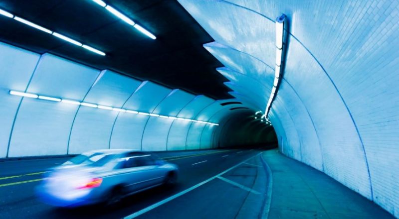 قيادة السيارة بأمان في الأنفاق ..نصائح هامة