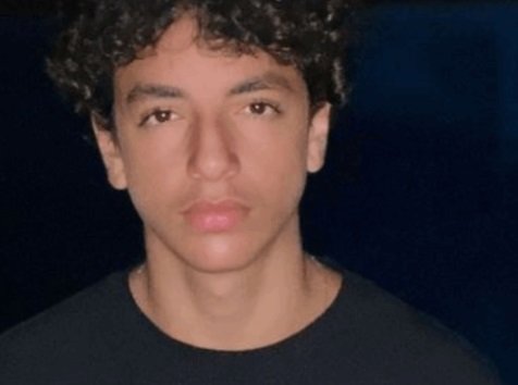 وسامة ابن الممثل السوري باسل خياط حديث الجمهور.. أصبح نسخة عن والده!