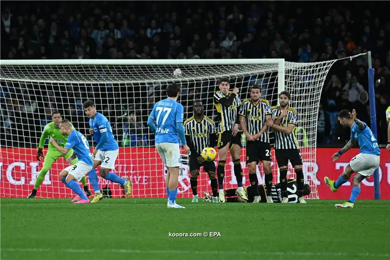 نابولي يقهر يوفنتوس.. ويقرب إنتر من الإسكوديتو