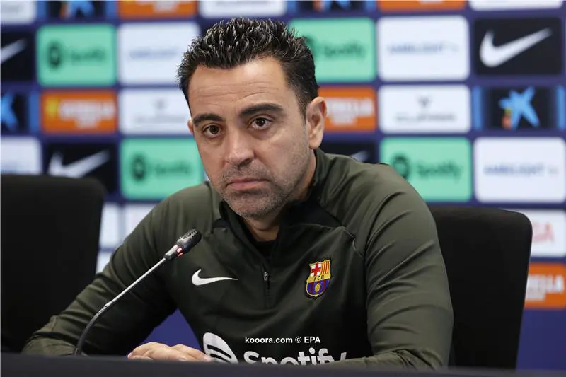 تشافي يقرر البقاء في برشلونة