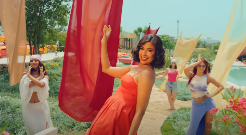 روبي في الليلة حلوة ... لوحات راقصة وإطلالات صيفية في لبنان