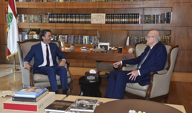 الوسيط الأميركي يجري مباحثات في لبنان حاملا تهديدات إسرائيلية