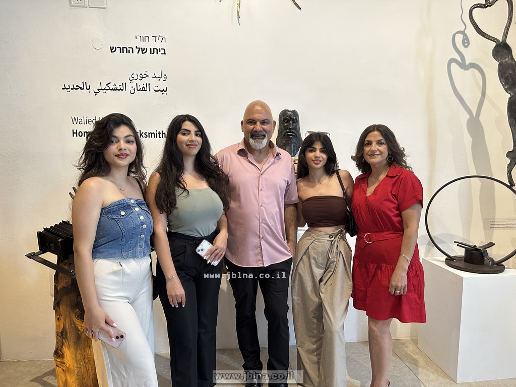 الفنان الإبداعي وليد خوري من فسوطة ينفرد بعمل فني جديد يحمل اسم بيت الفنان التشكيلي بالحديد- في عكا