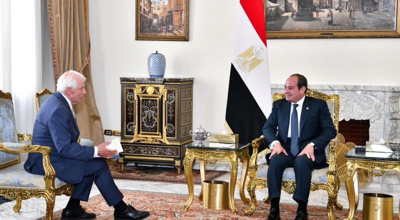 السيسي لبوريل: الاتحاد الأوروبي عليه مسؤولية للضغط باتجاه وقف حرب غزة