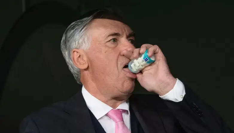 14 قطعة في المباراة.. لماذا يحرص أنشيلوتي على مضغ العلكة؟