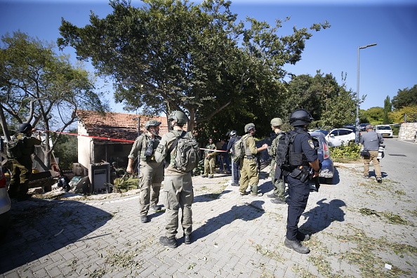 الجيش الإسرائيلي يعلن جزءا من الحدود الشمالية منطقة عسكرية مغلقة وسط قصف مدفعي مكثف