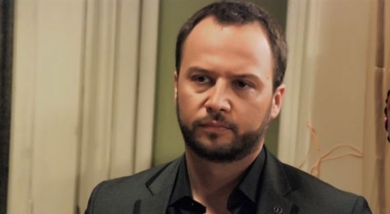 في ظل التطورات الأخيرة التي هزّت سوريا.. مكسيم خليل ينشر صورة معبّرة وتغريدة لافتة!