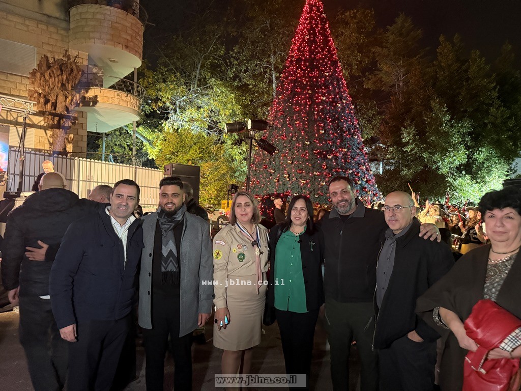 ترشيحا تُضيء انوار الميلاد بشجرة المحبة والتآخي وسط حضور غفير