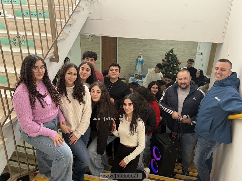 نوتردام الثانوية تحتفل باجواء الميلاد بحفاوة واشتياق