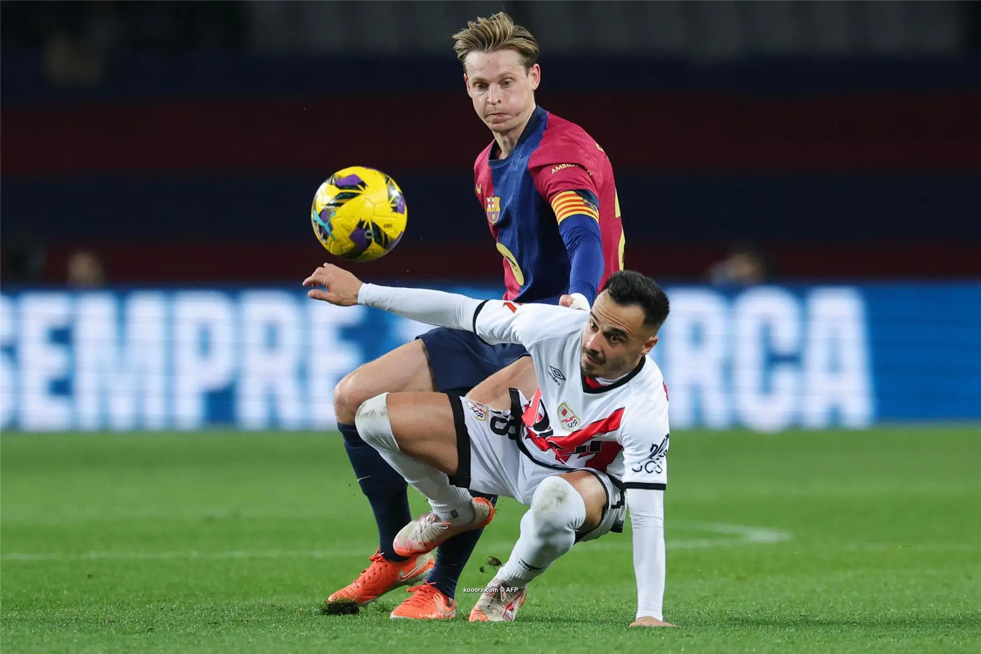 دي يونج عن عودة برشلونة للصدارة: لا يوجد ما نحتفل به