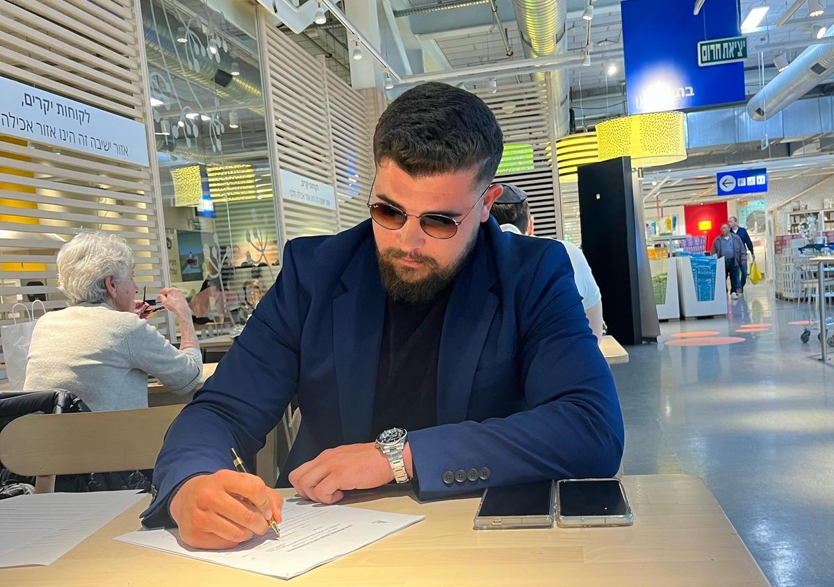 واثق الخطى يمشي ملكًا - الشاب الطموح لؤي رامز قسيس من معليا.. يعانق عاليًا عالم العقارات