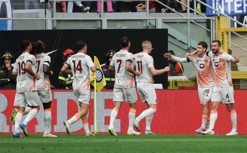  إنتر يستسلم أمام روما ويُقرب نابولي من لقب الدوري