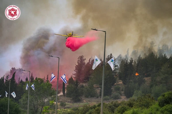  إسرائيل تطلب المساعدة الدّولية إثر توسّع رقعة الحرائق في البلاد... اعتقال شخص بشبهة إضرام النيران