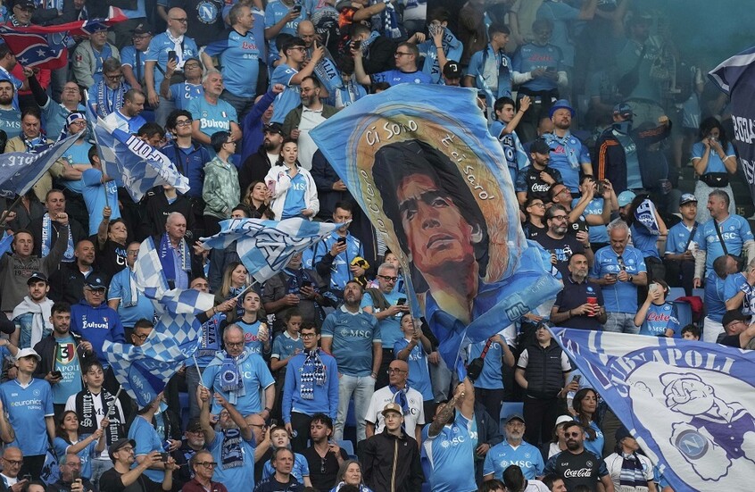 رسميا.. نابولي يحسم الصراع مع إنتر ويتوج بطلا للكالتشيو