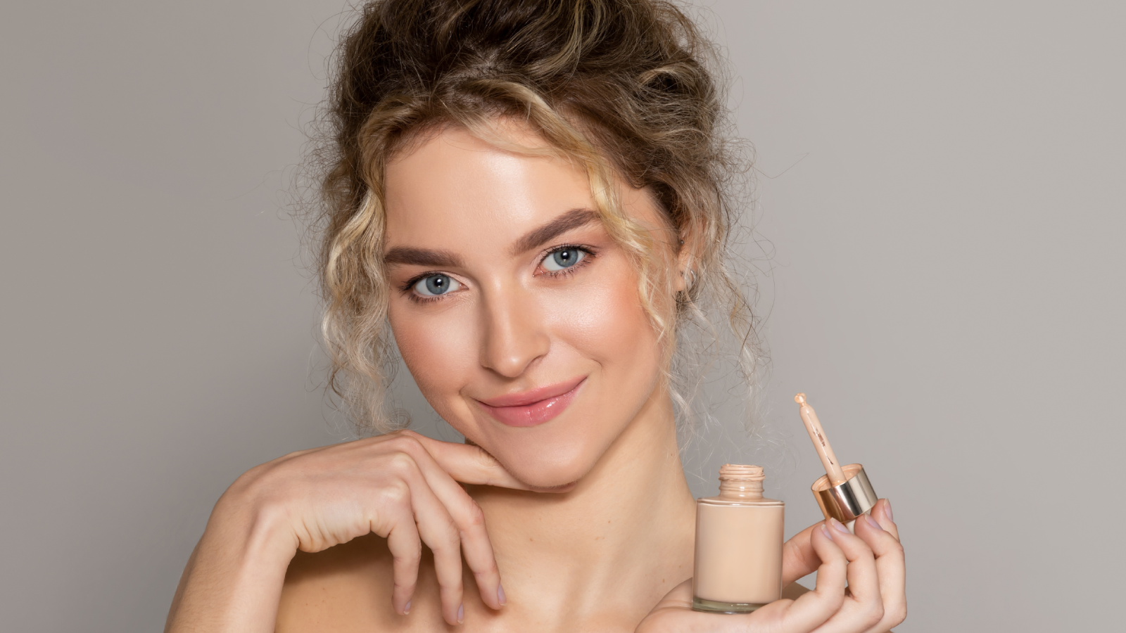 أفضل أنواع الفاونديشن المقاومة للماء لصيف 2025