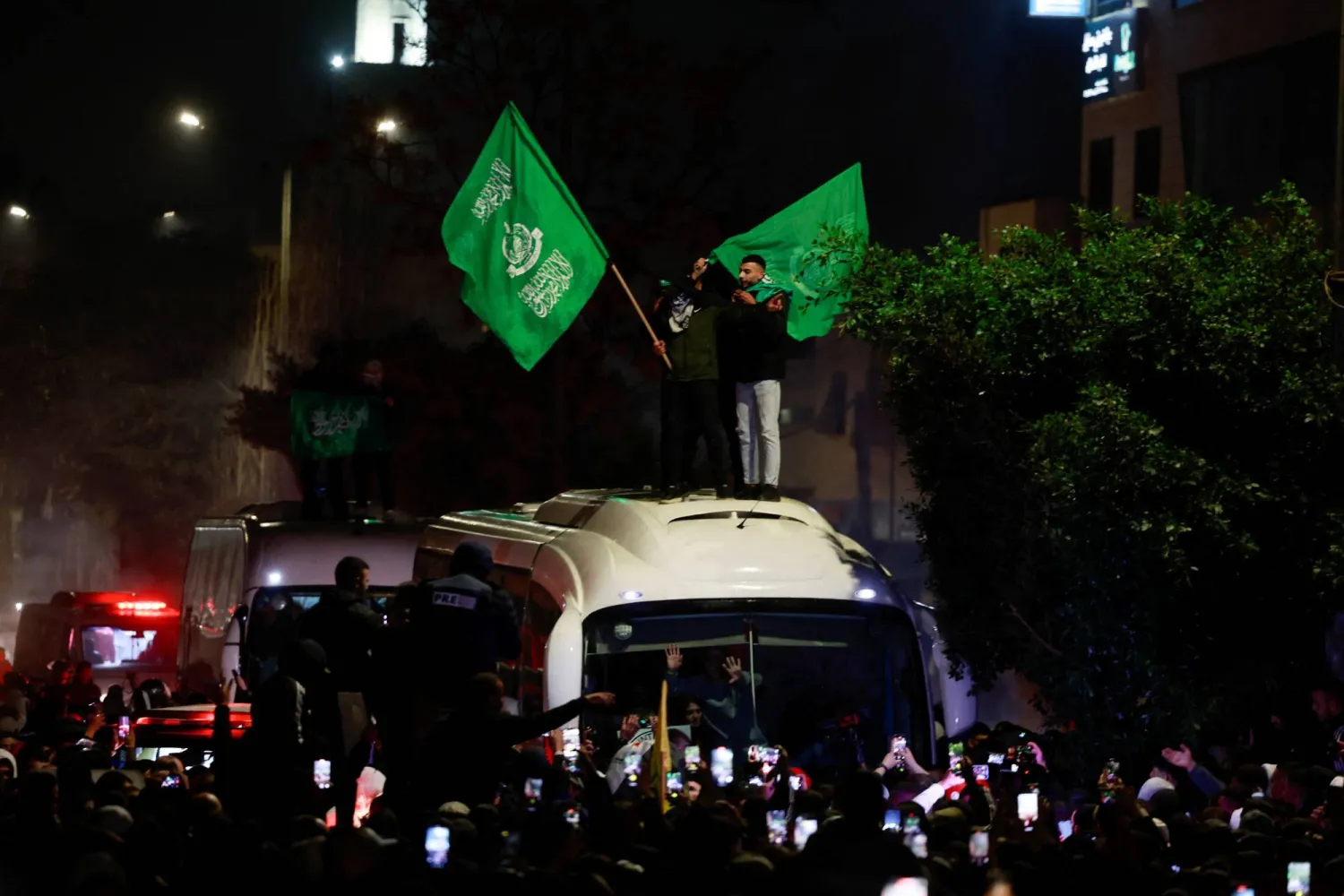 «أكبر شبكة خلال عقد»... ماذا وجد «الشاباك» لدى خلية «حماس» في الضفة؟