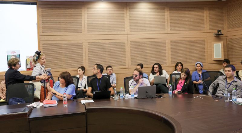 الكنيست يبحث تعديلًا قانونيًا يمنح الشرطة صلاحية التحقيق في التحريض دون موافقة النيابة!