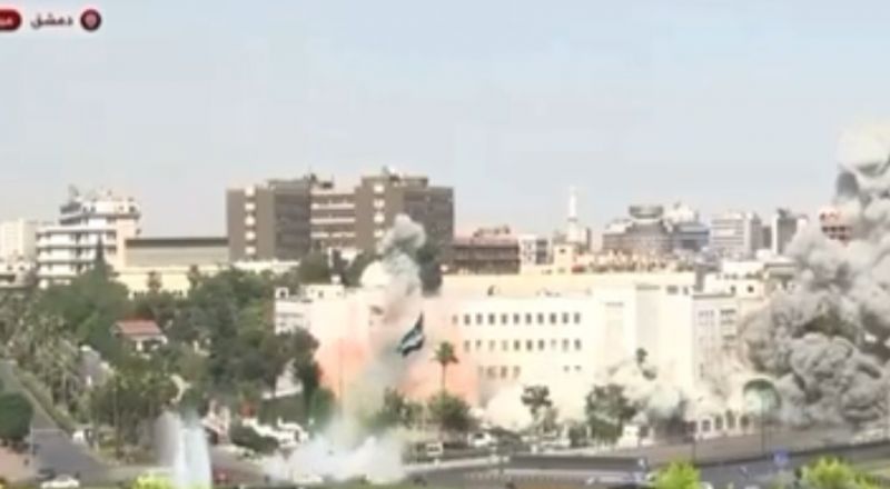 بينها القصر الرئاسي .. قصف اسرائيلي على دمشق ودرعا