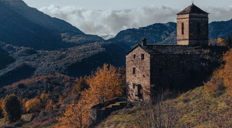 أفضل 5 أماكن لزيارتها في إسبانيا خلال فصل الخريف 2025