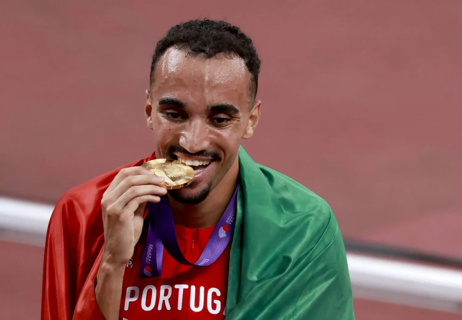 مونديال طوكيو: البرتغالي إسحاق ناضر بطل 1500 م من عائلة مغربية رياضية