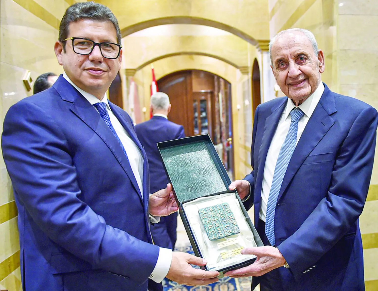 لبنان: «حزب الله» يرفض المبادرة المصرية ورهانه إشراك إيران في المفاوضات