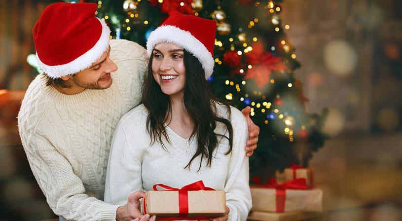 3 أسباب وراء توتر زوجك في موسم الأعياد والاحتفالات