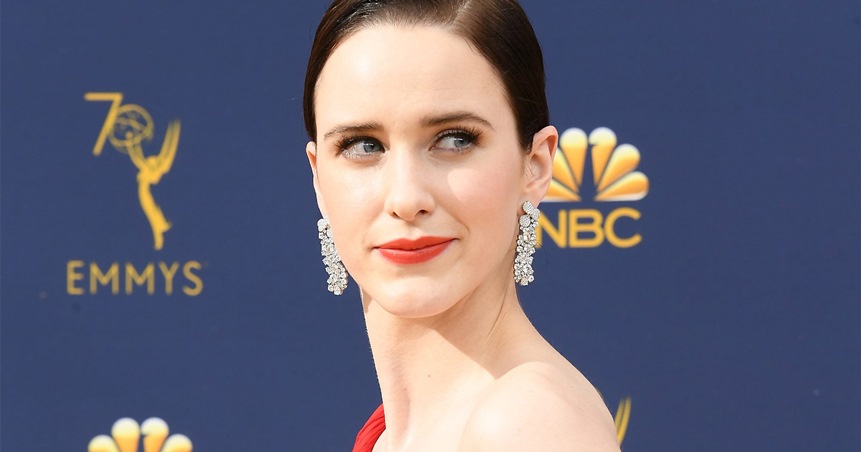 تألّقي من الداخل إلى الخارج: التغذية والمكملات قبل موسم الأعياد