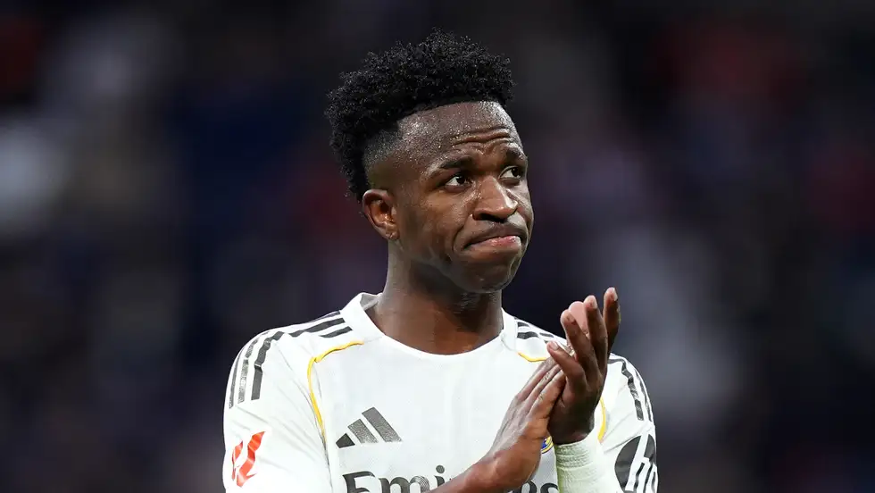 فينيسيوس يعترف: أحب صافرات الاستهجان.. وبنزيما المفضل لدي