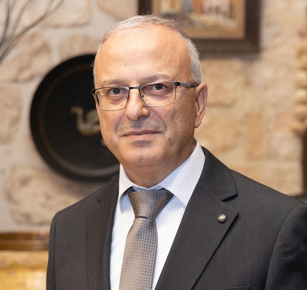 قصة قصيرة  الثالثة ثابتة زياد شليوط - شفاعمرو