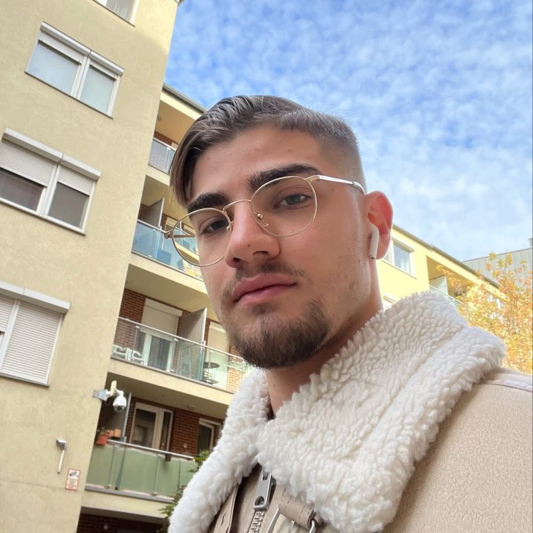 قرية فسوطة تفجع بوفاة المأسوف على شبابه ايهم عبدالله دكور 23 سنة