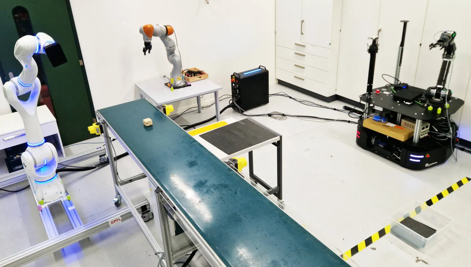 دراسة سويسرية: الروبوتات قد تتعلم المهارة نفسها دون إعادة برمجة كاملة